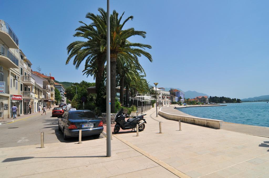 City Center Apartments Tivat Exteriör bild