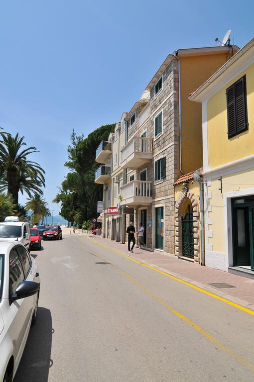 City Center Apartments Tivat Exteriör bild